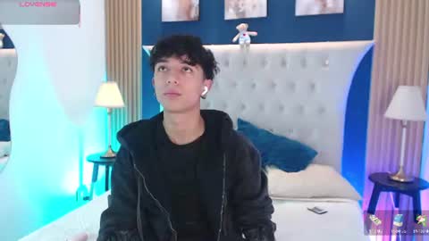 Snapshot of aiden_rivers_ chatting on 06.17.26 Aiden online show from 06.17.26