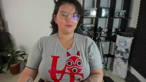 Snapshot of aikadreams chatting on 12.23.24 Catalina online show from 12.23.24