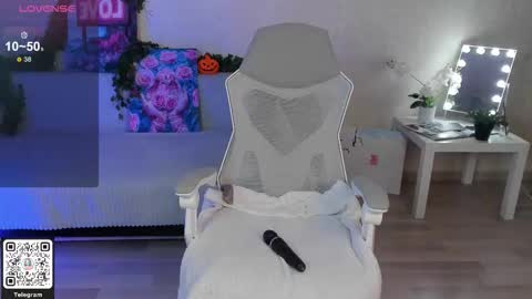 Lynn online show from 12.18.25