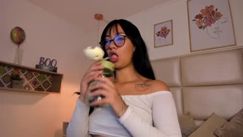 Aily Yozuko online show from 02.05.25