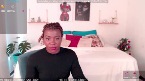 Snapshot of ailyn_ chatting on 12.28.24 ailyn_ online show from 12.28.24