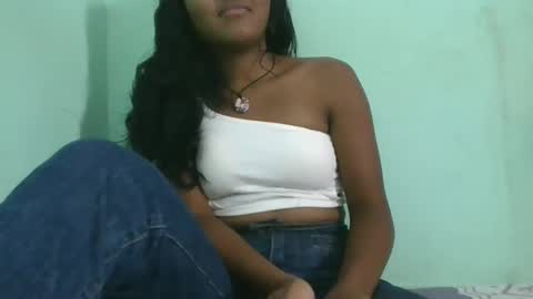 Snapshot of aimeamour chatting on 02.15.25 aimeamour online show from 02.15.25