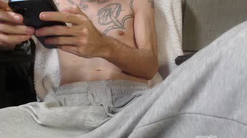 Snapshot of airbornx2n1 chatting on 01.28.25 Leo Airborn Sir Daddy online show from 01.28.25