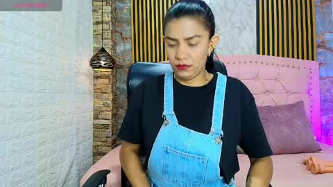 Snapshot of aisha__cambell chatting on 04.24.26 aisha__cambell online show from 04.24.26