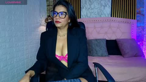 Snapshot of aisha__cambell chatting on 04.25.26 aisha__cambell online show from 04.25.26