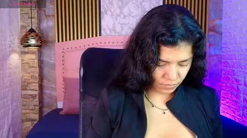 Snapshot of aisha__cambell chatting on 05.21.26 aisha__cambell online show from 05.21.26