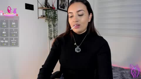Snapshot of aisha_es chatting on 07.19.26 Aisha online show from 07.19.26