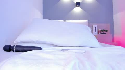 Aisha online show from 01.11.25