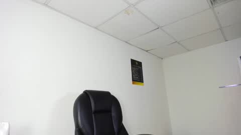 Aisha online show from 12.05.25