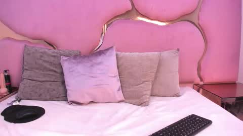 Aisha online show from 02.05.26