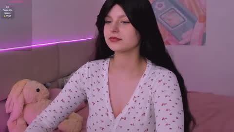 Snapshot of aishaaysitt chatting on 11.10.25 Aisha online show from 11.10.25