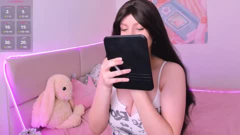 Snapshot of aishaaysitt chatting on 11.18.25 Aisha online show from 11.18.25