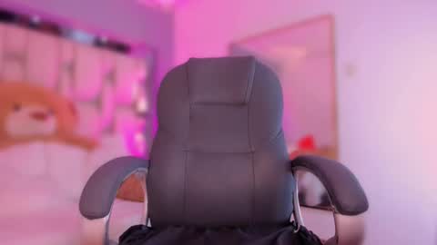 Snapshot of aishakassandra chatting on 10.30.25 KASSANDRA online show from 10.30.25