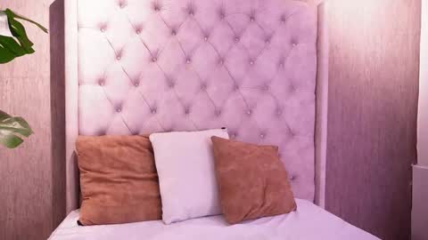 Aitana Jhons online show from 01.08.26