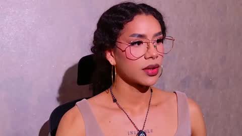 Snapshot of aivadumont chatting on 02.08.26 Queen Dumont online show from 02.08.26