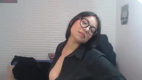 Akaly online show from 10.22.25