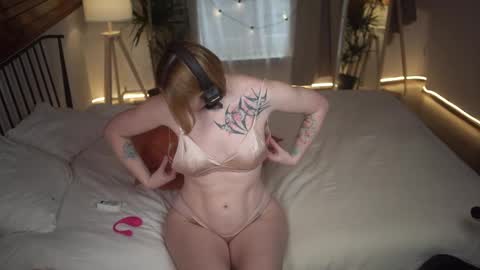 Akaneiro online show from 02.18.25