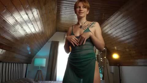 Akaneiro online show from 09.09.25