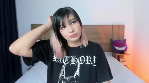 Snapshot of akatsumi_ chatting on 10.09.25 Akartsumi online show from 10.09.25