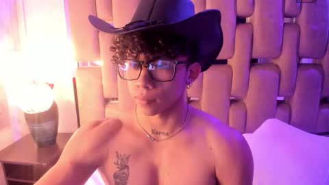 akazaboy online show from 11.15.25