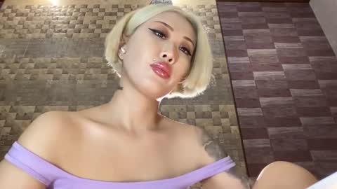 Snapshot of akemi_jp chatting on 02.25.25 Akemi online show from 02.25.25