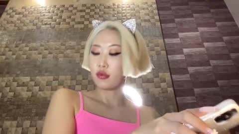 Snapshot of akemi_jp chatting on 02.28.25 Akemi online show from 02.28.25