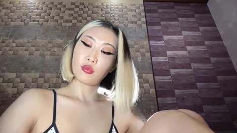 Akemi online show from 02.04.26