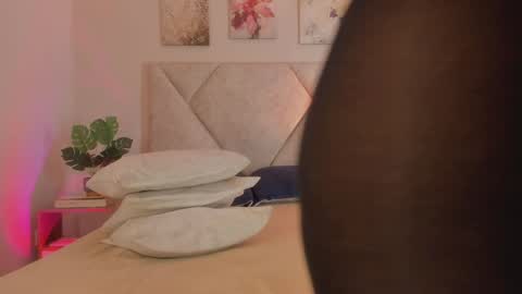 Snapshot of akendacurls2 chatting on 04.29.26 Akenda online show from 04.29.26