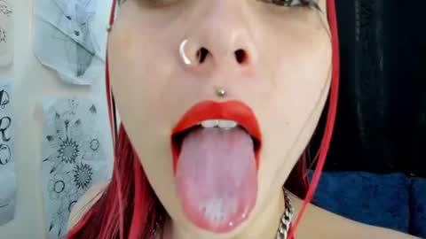 Snapshot of akila_clive chatting on 07.15.26 carolina online show from 07.15.26