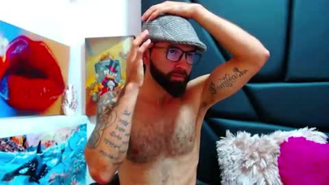 Snapshot of akiles_r chatting on 06.30.26 akiles online show from 06.30.26