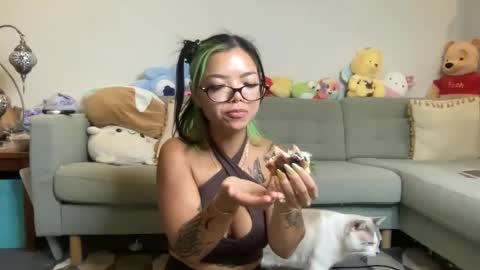 Snapshot of akirazayy chatting on 02.06.26 Akira Zay online show from 02.06.26