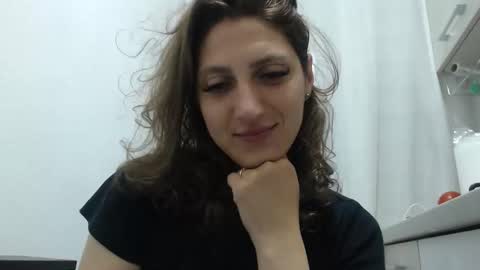 Snapshot of akyragrace chatting on 05.17.26 akyragrace online show from 05.17.26