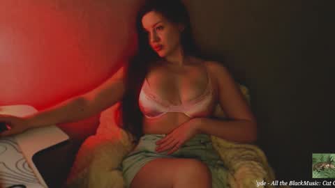 Alice online show from 12.21.25