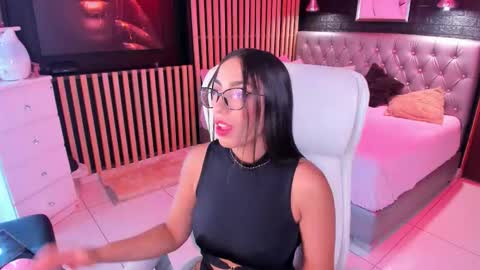 Snapshot of alaia_alegria chatting on 11.16.25 Alaia Alegria online show from 11.16.25