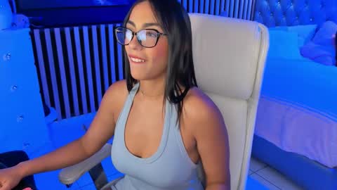 Snapshot of alaia_alegria chatting on 11.19.25 Alaia Alegria online show from 11.19.25