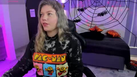 Snapshot of alaia_greyy chatting on 10.17.25 Alaia online show from 10.17.25
