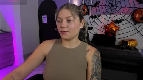 Snapshot of alaia_greyy chatting on 10.18.25 Alaia online show from 10.18.25