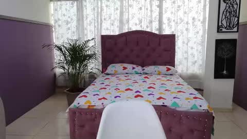 Alaia Skater online show from 12.22.25