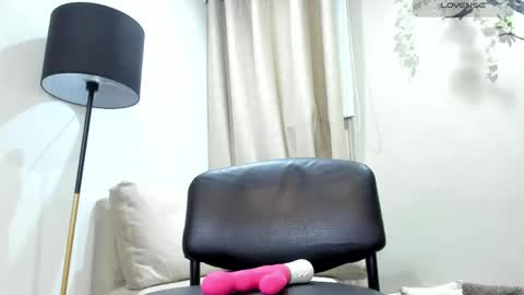 Snapshot of alaiasmile_ chatting on 04.21.26 online show from 04.21.26