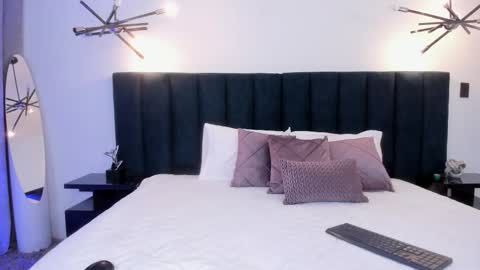 Snapshot of alaiia7 chatting on 02.24.26 Alaia online show from 02.24.26