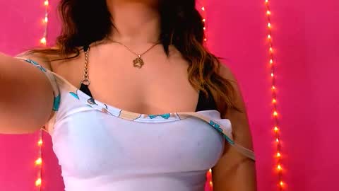 Snapshot of alaiia_rosse chatting on 03.04.26 Alaiia online show from 03.04.26