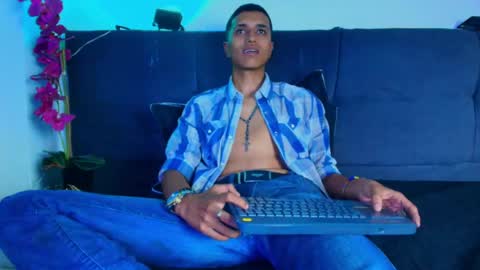 Snapshot of alan_colthon chatting on 05.16.26 alan_colthon online show from 05.16.26