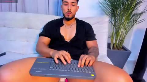 Snapshot of alan_greek_1 chatting on 07.16.26 Alan greek online show from 07.16.26