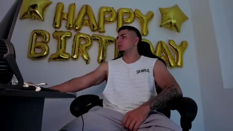 Snapshot of alan_muscle chatting on 01.31.25 Alan online show from 01.31.25