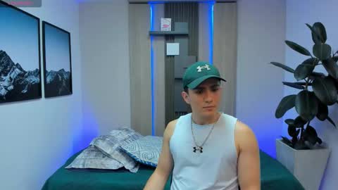 Alan  Kevin can we reach 100 thumbs up please guys  online show from 11.07.25