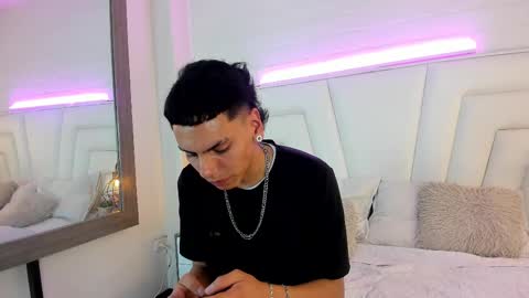 Alan Whitee online show from 03.05.25