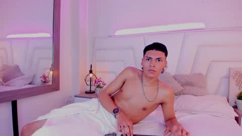 Alan Whitee online show from 03.07.25