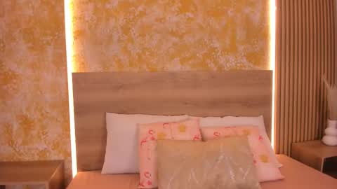 alana_2916 online show from 10.15.25