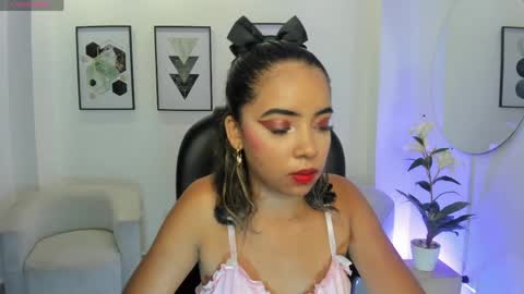 Snapshot of alana_martiins chatting on 04.10.26 alana online show from 04.10.26