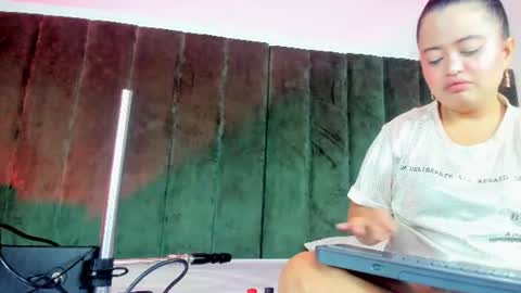 Snapshot of alana_petite chatting on 07.05.26 ALANA PETITE online show from 07.05.26